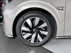 Volvo EM90 Ultra - ფოტო 11
