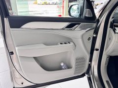 Volvo EM90 Ultra - ფოტო 13