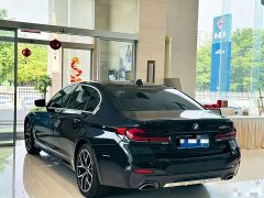 BMW 5 530Li Deluxe Version M - ფოტო 5
