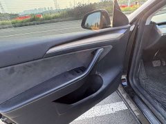 Tesla Model Y Standard Range Edition - ფოტო 14