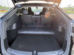 Tesla Model Y Standard Range Edition - ფოტო 17