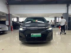 Xpeng X9 EREV 1602 Max - ფოტო 2