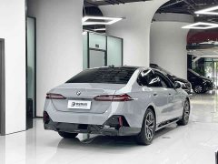 BMW 5 530i Version M - ფოტო 12