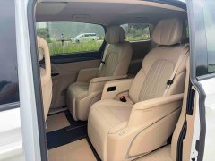 Buick GL8 Deluxe Edition - ფოტო 6