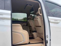 Buick GL8 Deluxe Edition - ფოტო 7