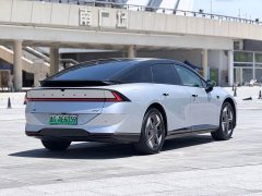 Xpeng P7 EV 615 Max Flagship Edition - ფოტო 4