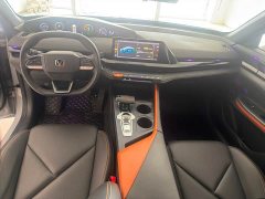 Changan UNI-V iDD 1.5T 113km Version - ფოტო 6