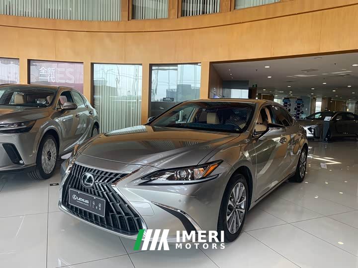 Lexus ES 300h Edition - ავტომობილი ჩინეთიდან