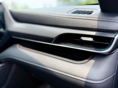 Volkswagen 2.5L HEVAWDPremium Edition - ფოტო 10