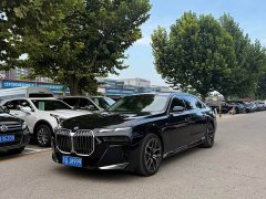 BMW 7 735Li M - ფოტო 1