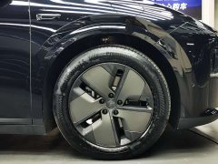 Li Auto i8 Edition - ფოტო 6