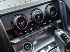 Land Rover F-TYPE P300 75 Edition - ფოტო 13