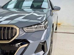 BMW 5 530Li Version M - ფოტო 4