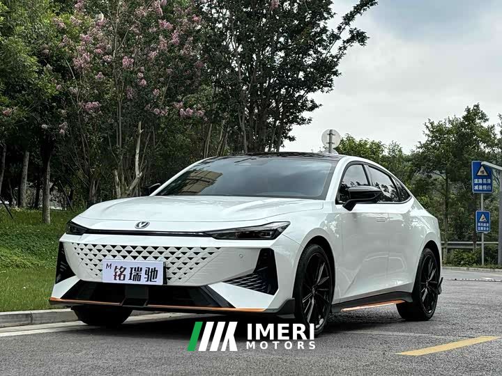 Changan UNI-V 1.5T Premium Version