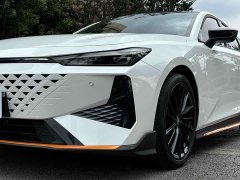 Changan UNI-V 1.5T Premium Version - ფოტო 3