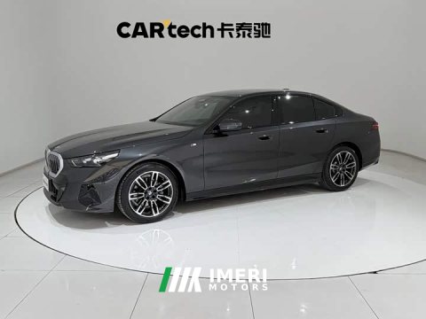 2024 BMW 5 525i M - ავტომობილი ჩინეთიდან