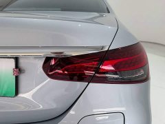 Mercedes-Benz E 350 e L - photo 10