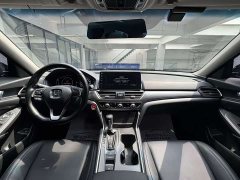 Mercedes-Benz 260TURBO Luxury Edition - photo 9
