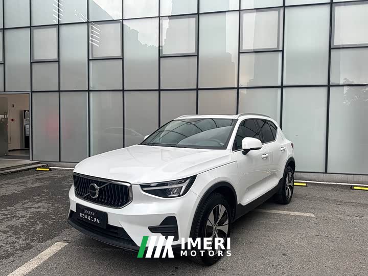 Volvo XC40 B3 Luxury Edition - ავტომობილი ჩინეთიდან