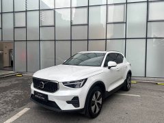 Volvo XC40 B3 Luxury Edition - ფოტო 1