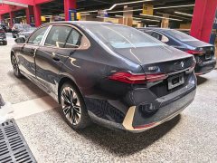 BMW 5 530Li Deluxe Version Luxury - ფოტო 3