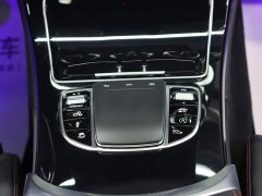 Mercedes-Benz CAMG AMG C 43 4MATIC - photo 18