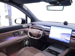 Nio ES9 102kWh Luxury Edition - ფოტო 14