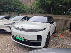 Li Auto L7 Pro - ფოტო 1