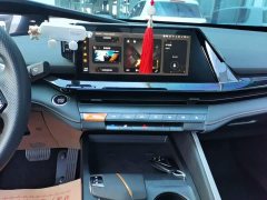 Changan UNI-V 1.5T Premium Version - ფოტო 13