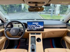 AITO M5 EREVAWD Edition - ფოტო 13