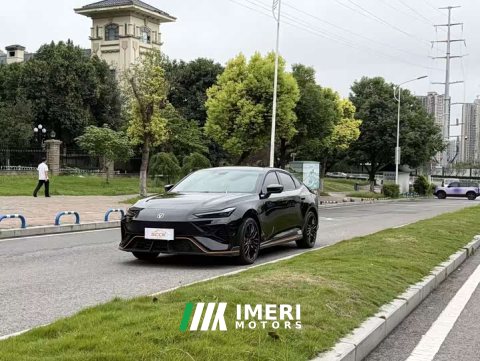 2025 Changan UNI-V 2.0T Version - ავტომობილი ჩინეთიდან