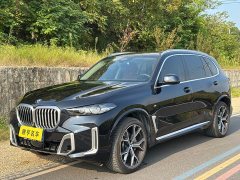 BMW X5 xDrive 30Li Deluxe VersionM - ფოტო 1