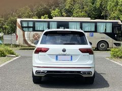 Volkswagen L 330TSI 2WDR-Line Edition - photo 3