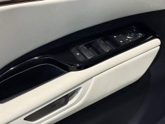 Lexus LM 500h Edition - ფოტო 10