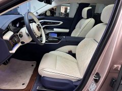 FAW 4.0T V8 Edition - ფოტო 4