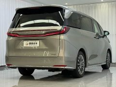 Lexus LM 500h Edition - ფოტო 15
