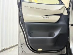 Lexus LM 500h Edition - ფოტო 3