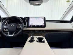 Lexus LM 500h Edition - ფოტო 8