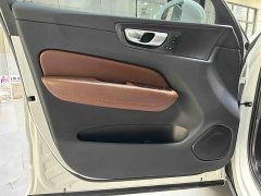 Volvo XC60 B5 AWDLuxury Edition - ფოტო 10