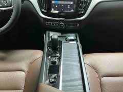 Volvo XC60 B5 AWDLuxury Edition - ფოტო 7