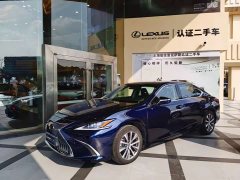 Lexus ES 200 Luxury Edition - ფოტო 2