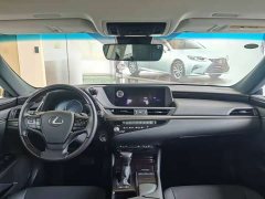 Lexus ES 200 Luxury Edition - ფოტო 5