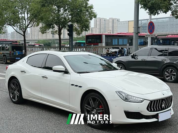 Li Auto Ghibli 2.0T GT Edition - ავტომობილი ჩინეთიდან