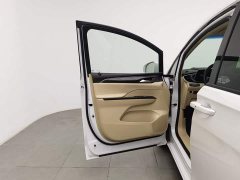 Buick GL8 ES Deluxe Version - ფოტო 15