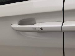 Buick GL8 ES Deluxe Version - ფოტო 16