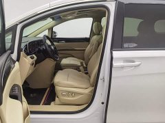 Buick GL8 ES Deluxe Version - ფოტო 20