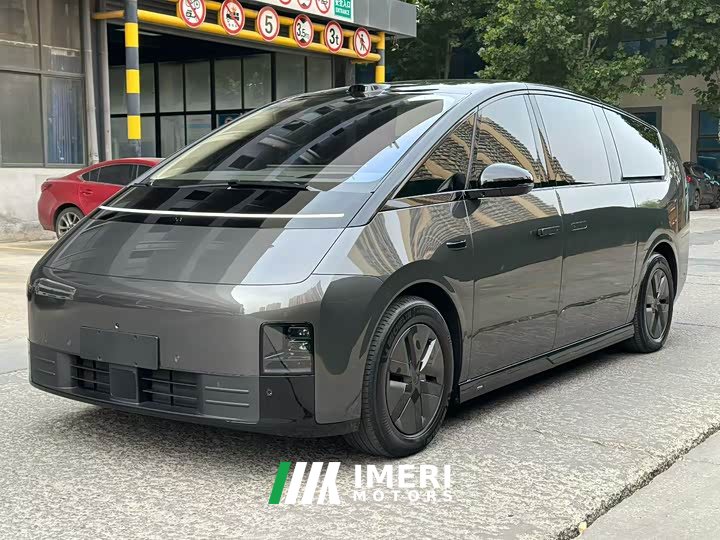 Li Auto MEGA Home Edition - ავტომობილი ჩინეთიდან
