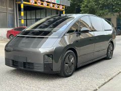 Li Auto MEGA Home Edition - ფოტო 1