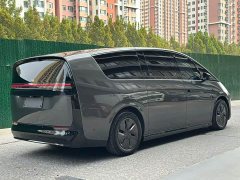 Li Auto MEGA Home Edition - ფოტო 4