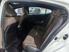 Lexus ES 200 Edition - ფოტო 9